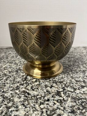 Gold Tone Decorative Pedestal Bowl with Leaf Etching
